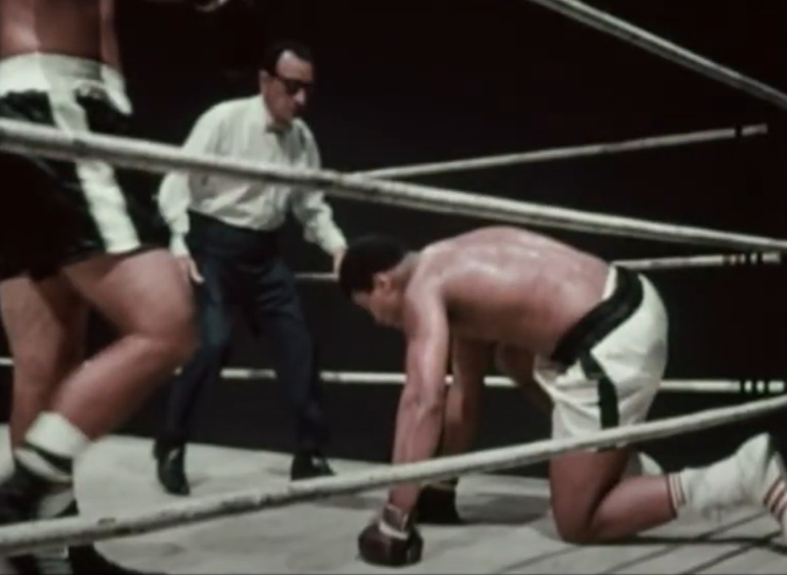 ...Y Rocky Marciano también 'derribado'.
