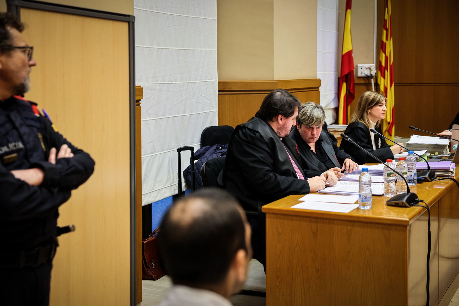 Ex-jogador é acusado de agressão sexual contra uma mulher em uma boate de Barcelona — Foto: JORDI BORRAS
