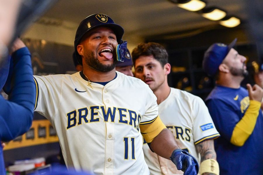 MLB: Atlanta Braves at Milwaukee Brewers