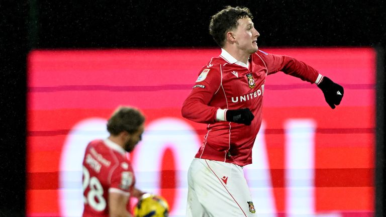 nathan broadhead wrexham